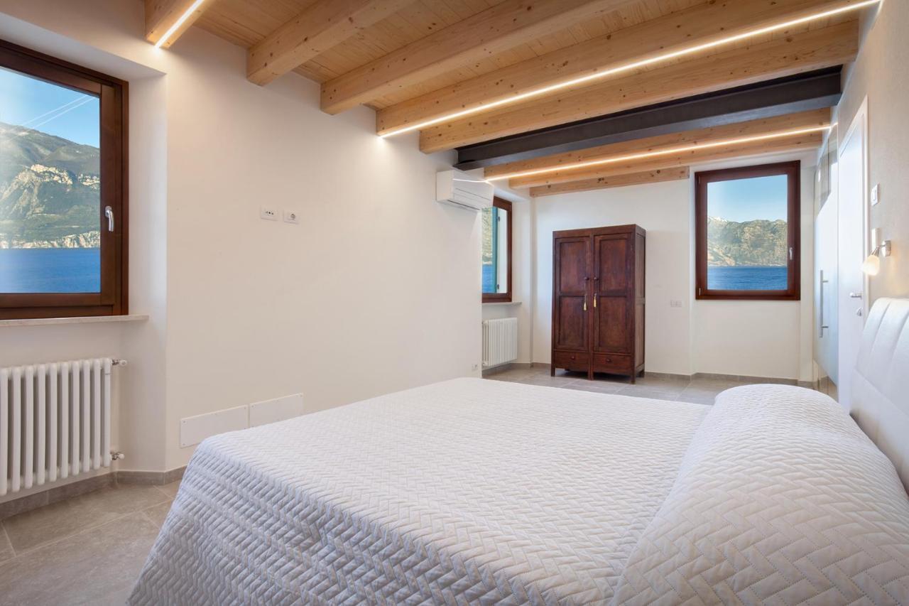 הוילה ברנצונה סול גארדה Casa Rosa מראה חיצוני תמונה