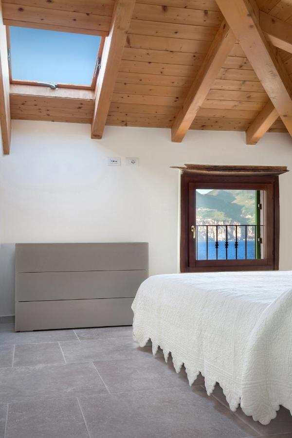 הוילה ברנצונה סול גארדה Casa Rosa מראה חיצוני תמונה